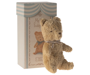 My first teddy - Sand