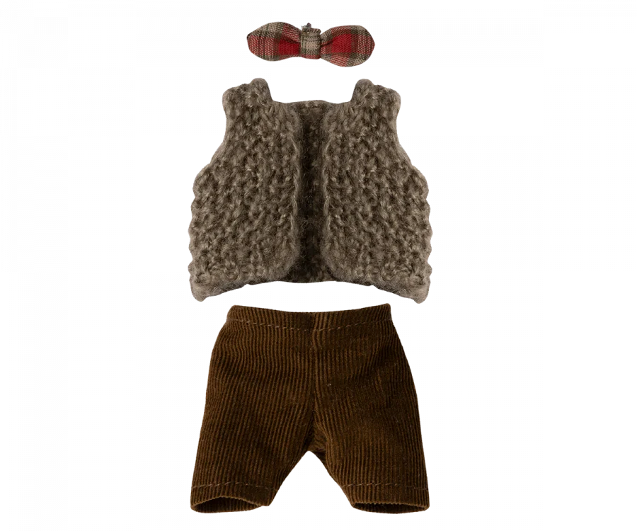 Vest, pants and bowtie for grandpa mouse