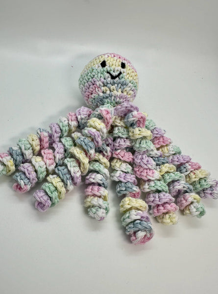 Hand crochet octopus for preemies in Pastel colors