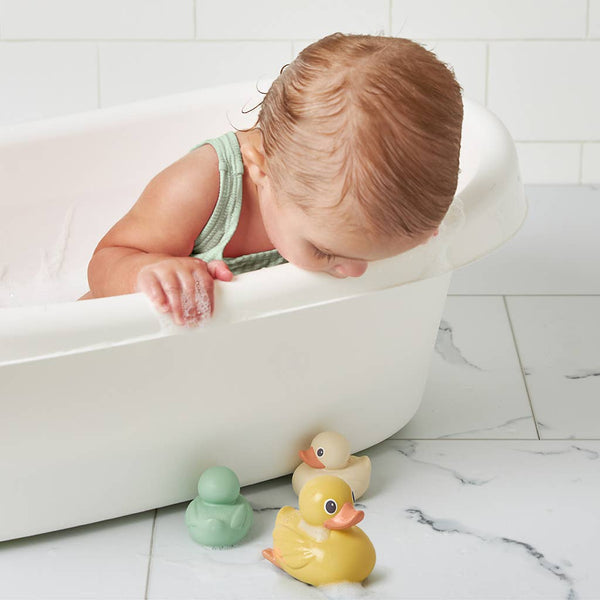 Itzy Ducky Family™ - Bath + Water Table Toys: Duck