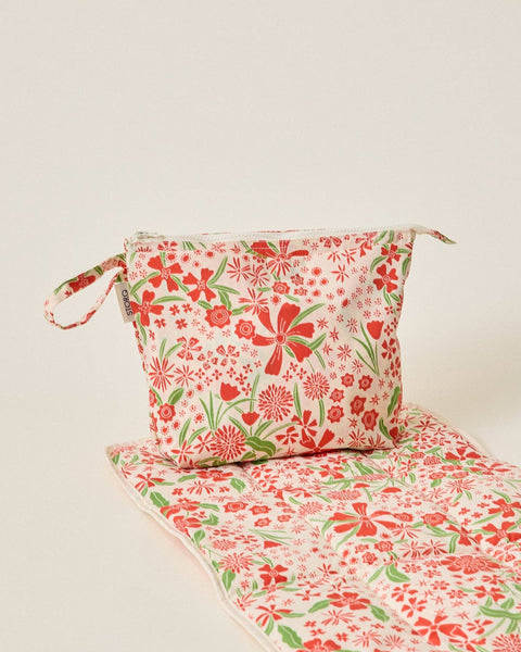 Storq x Kindred Bravely Quick Change Kit Bag: Superbloom