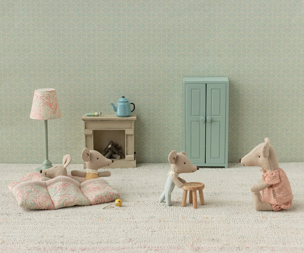 Triplets, Baby mice in matchbox