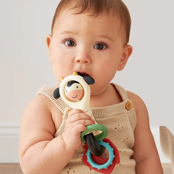 Itzy Spinner Rattle-Carmen The Cow