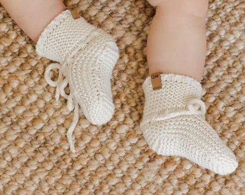 baby booties || natural