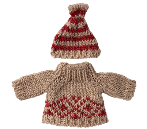 Knitted sweater and hat, Mum mouse